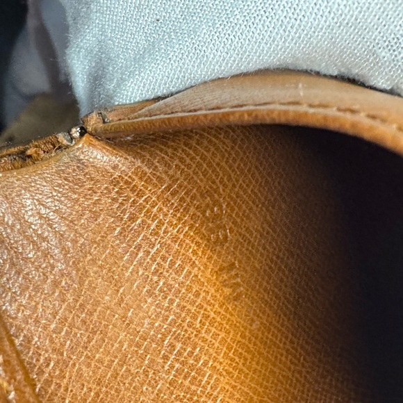 - Louis Vuitton, men's monogram, bifold, wallet, vintage - Picture 15 of 17